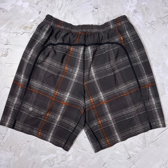 Lululemon Run Response Short Liner 9" SIZE M Gray Plaid Running Training FLAW - Picture 2 of 9